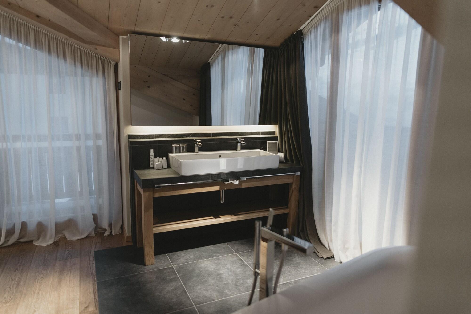 Eco & Wellness Boutique Hotel Sonne Livigno Exterior foto